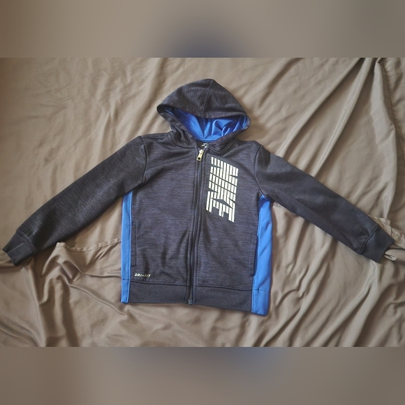 Clothes Bundle - Picture 4 of 5